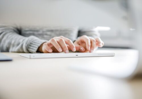 Wissenschaftliche Texte outsourcen: Was erlaubt ist – und was nicht